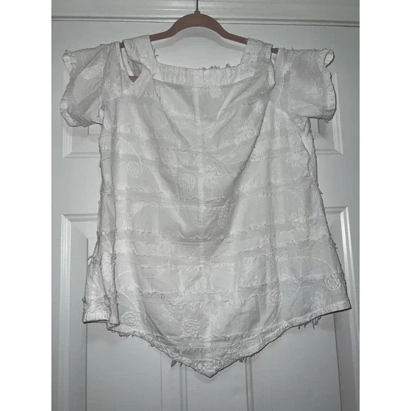ANTHONYS RESORT WEAR Asymmetrical White‎ Tunic Cold shoulder Top - Picture 5 of 6